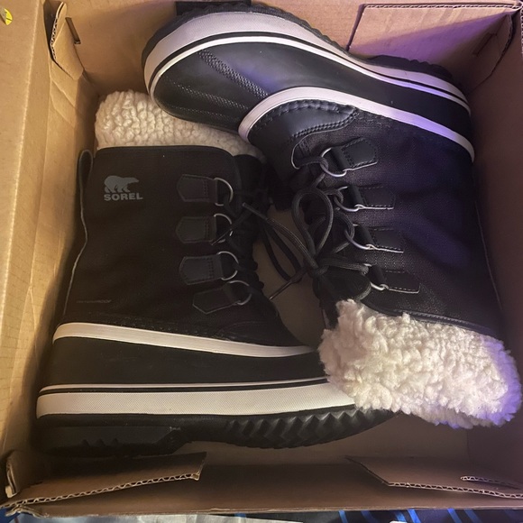 Women Sorel Snow Boots - Picture 1 of 4